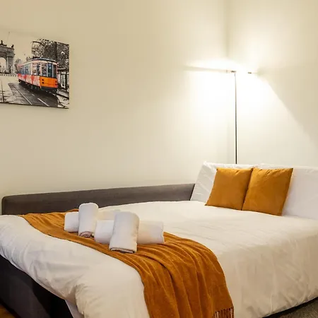 Politecnico - Spacious Ap Balcony - Sleeps 4 * Milán